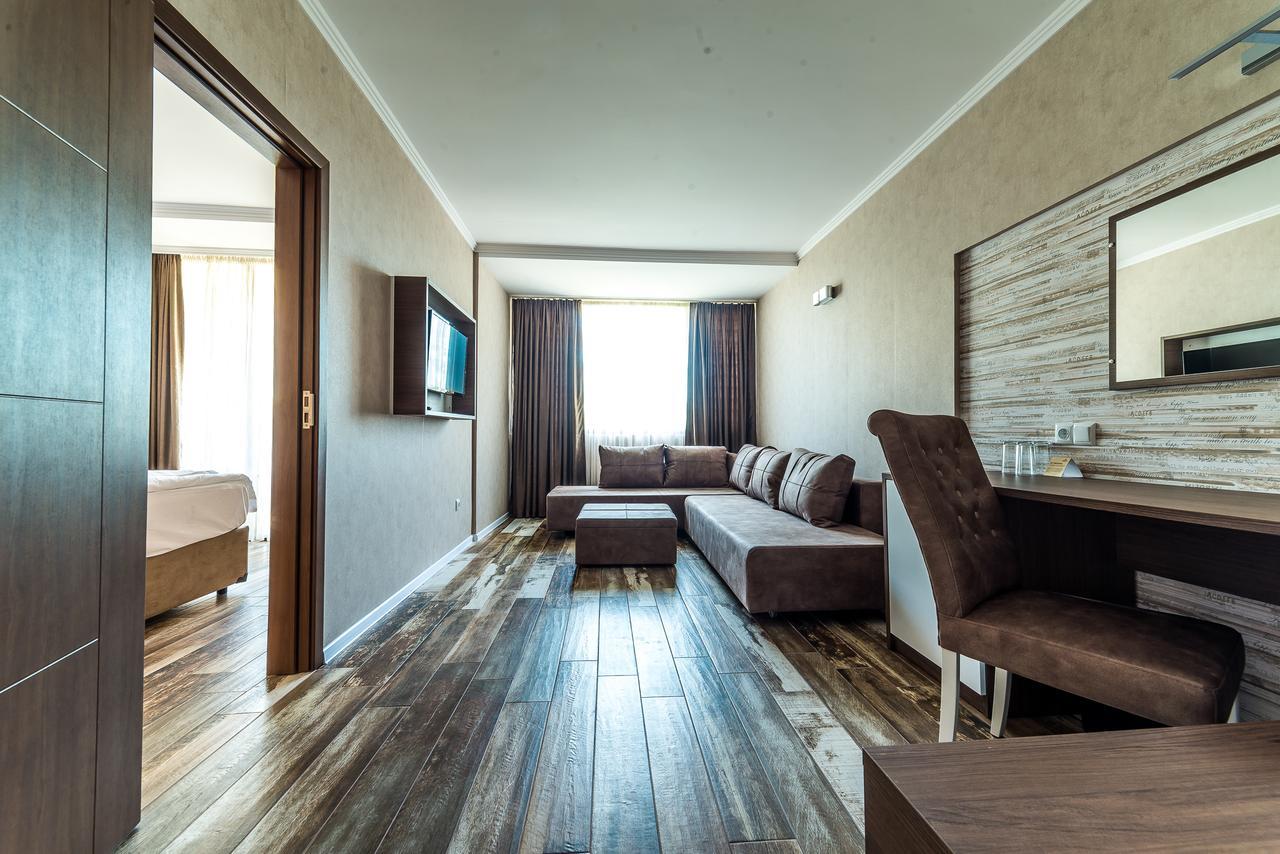Hotel Baikal Napospart Kültér fotó